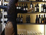 Εμπειρίες κρασιού στο Fabrica De Vino στην Αθήνα. image 3