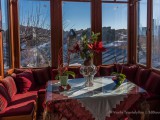 Το λιακωτό του 1ου ορόφου - Window with a view on the 1st floor.