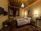Η Λαμπετία νύμφη, το δωμάτιό μας - Lampetia Nymfes was our room.