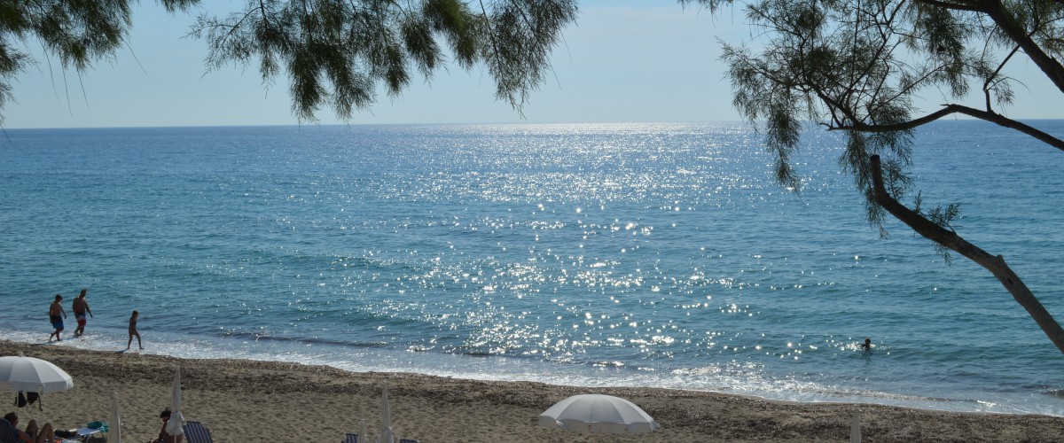 Πευκούλια - Pefkoulia beach