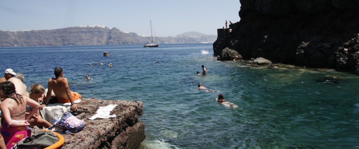Dips and dives at Ammoudi beach
