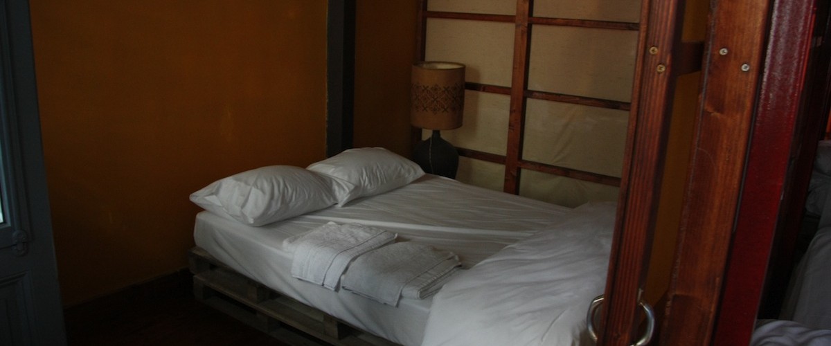 Και ένα δίκλινο κρεβάτι για τους δυό μας - A double bed for both of us