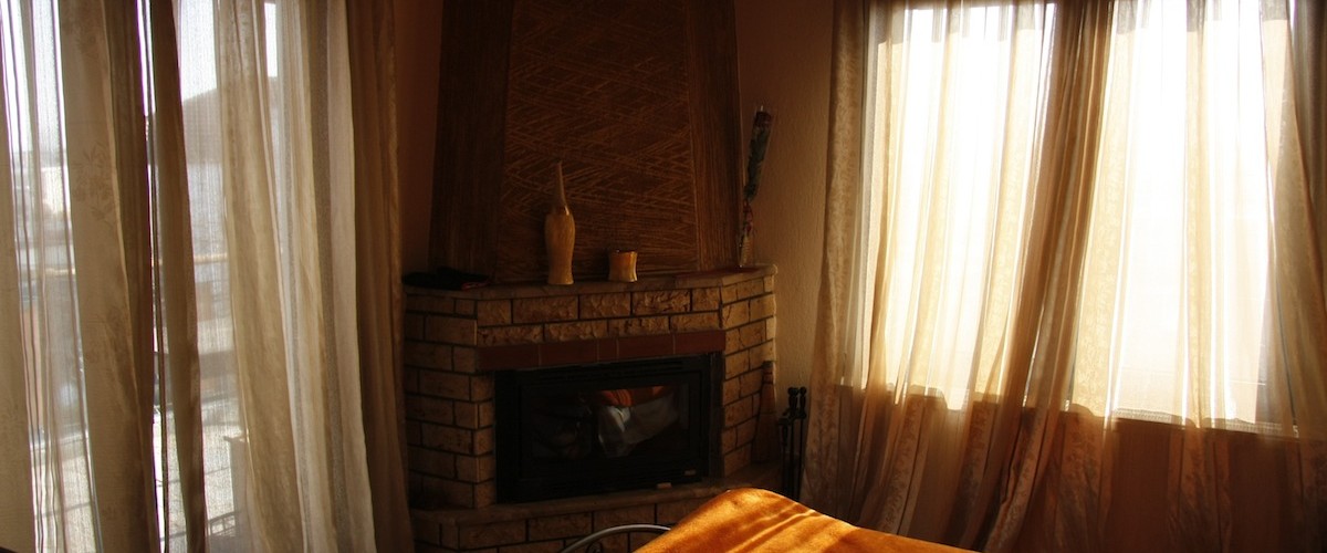 Ο ήλιος ανέτειλε στο δωμάτιο μας - The sun rise in our room.